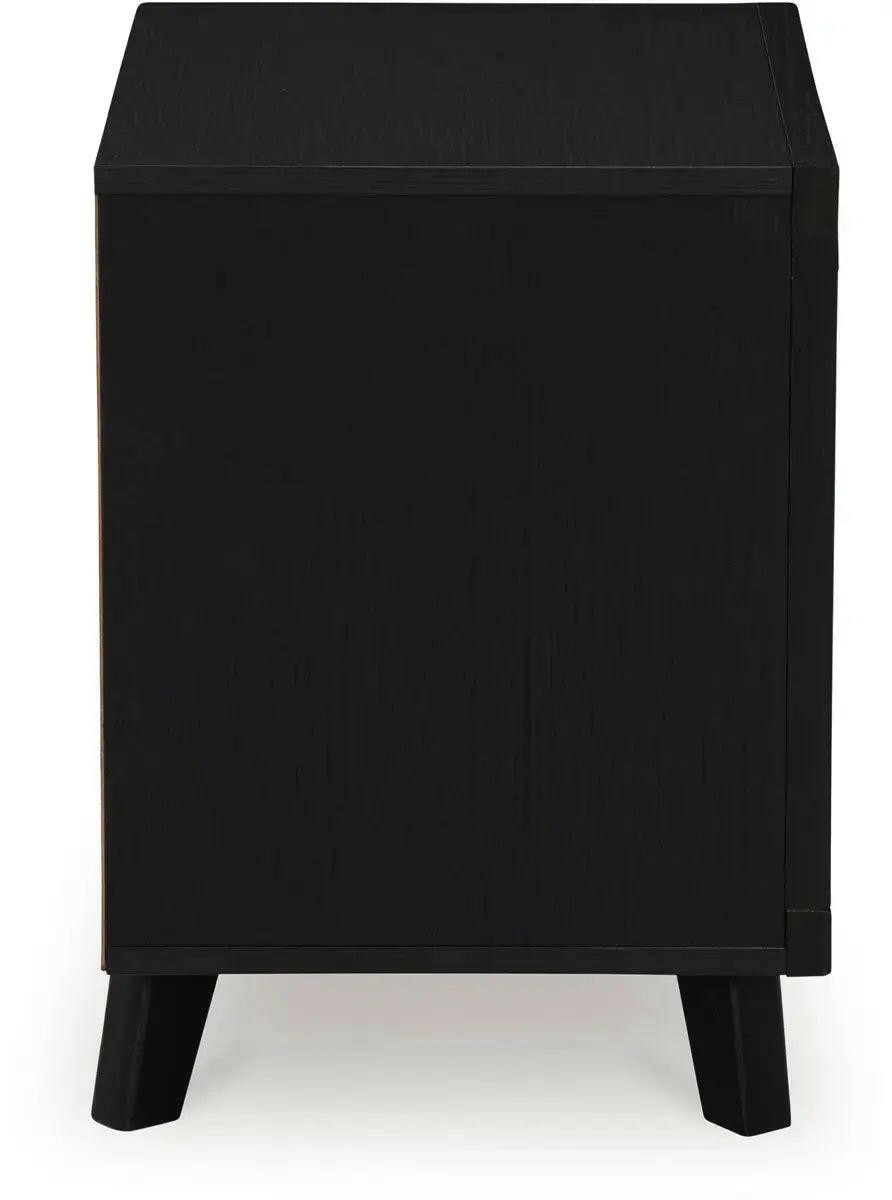 Ashley Danziar Panel Bedroom Set B1013.