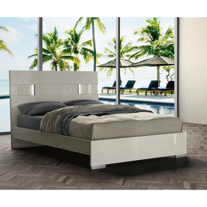 Latina Bed